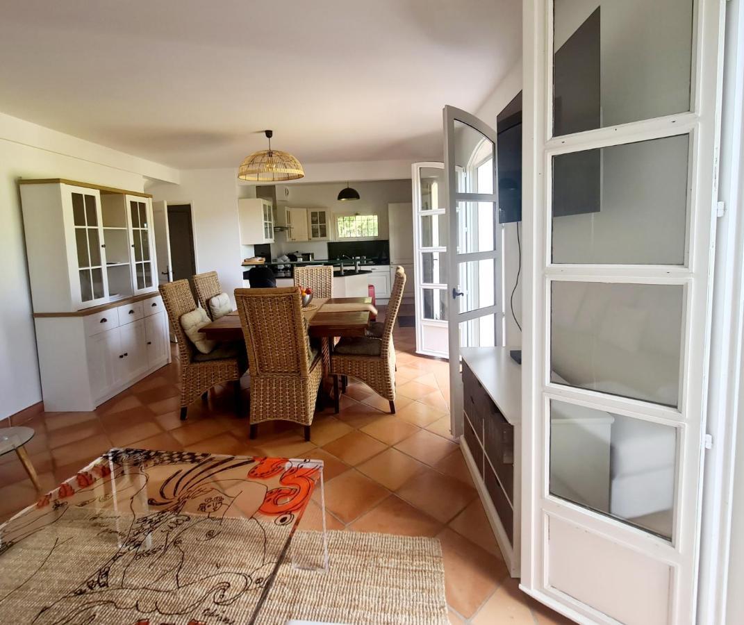 Superbe Villa-Domaine Avec Golf Piscine Et Tennis แซ็งต์-ซีร์-ซูร์-แมร์ ภายนอก รูปภาพ