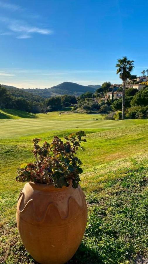 Superbe Villa-Domaine Avec Golf Piscine Et Tennis แซ็งต์-ซีร์-ซูร์-แมร์ ภายนอก รูปภาพ