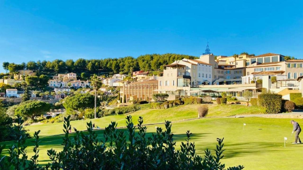 Superbe Villa-Domaine Avec Golf Piscine Et Tennis แซ็งต์-ซีร์-ซูร์-แมร์ ภายนอก รูปภาพ