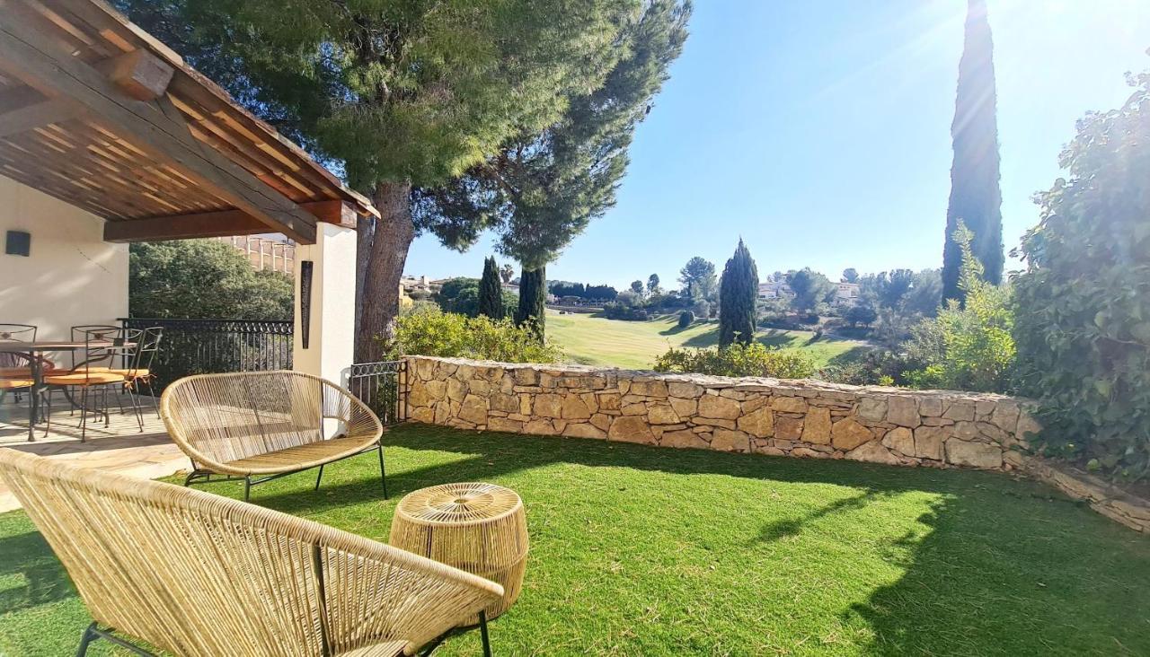 Superbe Villa-Domaine Avec Golf Piscine Et Tennis แซ็งต์-ซีร์-ซูร์-แมร์ ภายนอก รูปภาพ