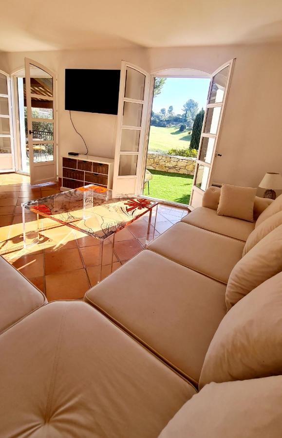 Superbe Villa-Domaine Avec Golf Piscine Et Tennis แซ็งต์-ซีร์-ซูร์-แมร์ ภายนอก รูปภาพ