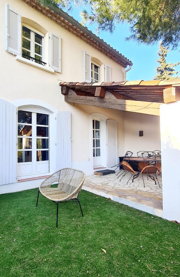 Superbe Villa-Domaine Avec Golf Piscine Et Tennis แซ็งต์-ซีร์-ซูร์-แมร์ ภายนอก รูปภาพ