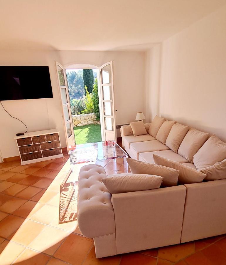 Superbe Villa-Domaine Avec Golf Piscine Et Tennis แซ็งต์-ซีร์-ซูร์-แมร์ ภายนอก รูปภาพ