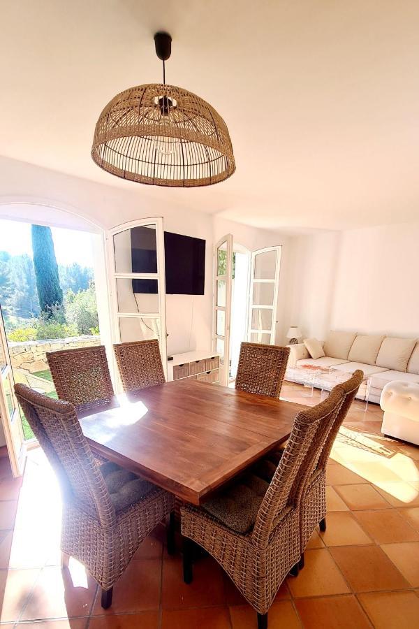 Superbe Villa-Domaine Avec Golf Piscine Et Tennis แซ็งต์-ซีร์-ซูร์-แมร์ ภายนอก รูปภาพ