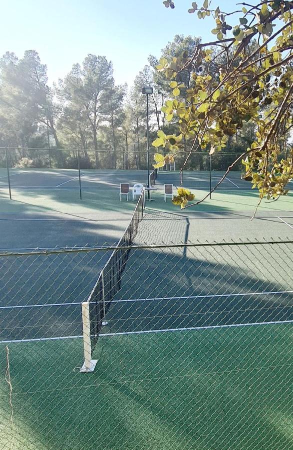 Superbe Villa-Domaine Avec Golf Piscine Et Tennis แซ็งต์-ซีร์-ซูร์-แมร์ ภายนอก รูปภาพ